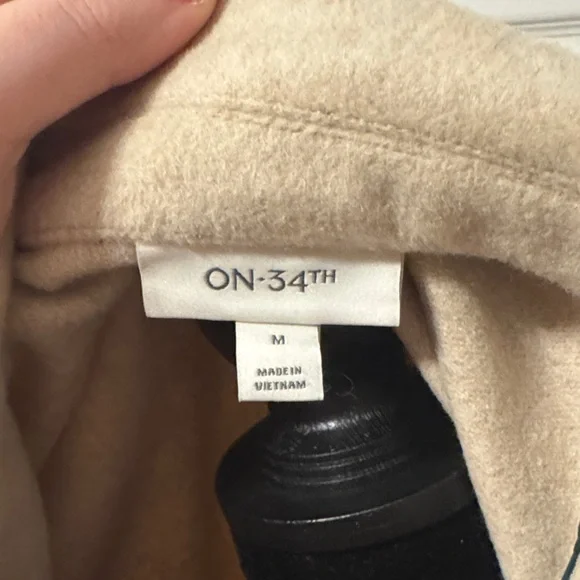 Elegant Women's Tan Trench Coat - Picture 12 of 14